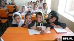 Ученицы школы, открытой афганкой из Германии.
