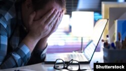 در سال ۲۰۱۶ حدود ۷۴۵ هزار نفر بر اثر سکته یا نارسایی‌های قلبی که دلیل آن ساعات کار طولانی است جان خود را از دست دادند.