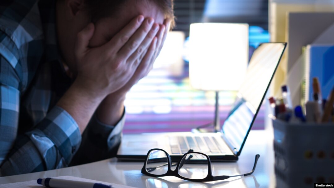 Cel puțin 56% dintre angajații români spun că vor să-și schimbe locul de muncă anul viitor. Nemulțumirile sunt dintre cele mai diverse, iar la acestea se adaugă instabilitatea continuă din ultimii ani.