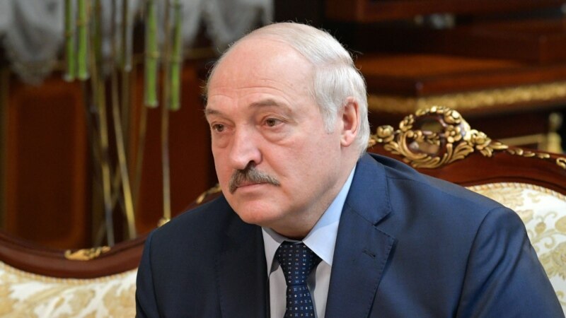 Александр Лукашенко в затяжном политическом пике