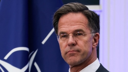Той е най дълго управлявалият премиер на Нидерландия Отявлен критик