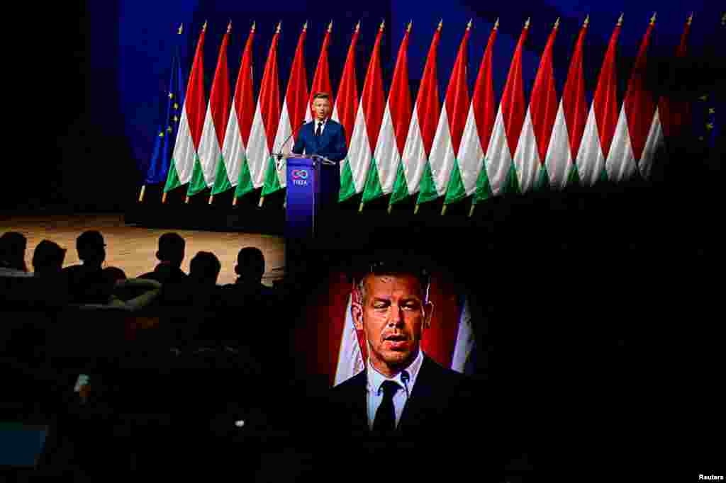 Питер Мадьяр, лидер оппозиционной партии "Тиса", высутпает на пресс-конференции после выборов, на которых премьер-министр Венгрии Виктор Орбан признал своё поражение, Будапешт, Венгрия, 13 апреля 2026 года. REUTERS/Marton Monus