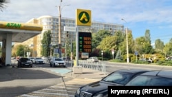 საილუსტრაციო ფოტო. ბენზინგასამართი სადგური ანექსირებული ყირიმის ქალაქ სიმფეროპოლში