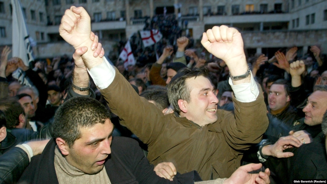 Михаил Саакашвили во время Революции роз, 2003 год