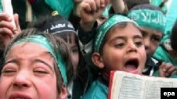 İlk dəfə 2005-ci ildə nəşr olunan karikaturalar müsəlmanların etirazına səbəb olmuşdu