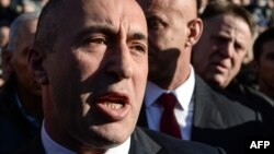 Kosowonyň öňki premýer-ministri we 1998-1999-njy ýyllarda Kosowoda bolan urşuň dowamynda partizanlara ýolbaşçylyk eden Ramuş Haradinaj, Kolmar şäheriniň sudy, 2-nji mart, 2017