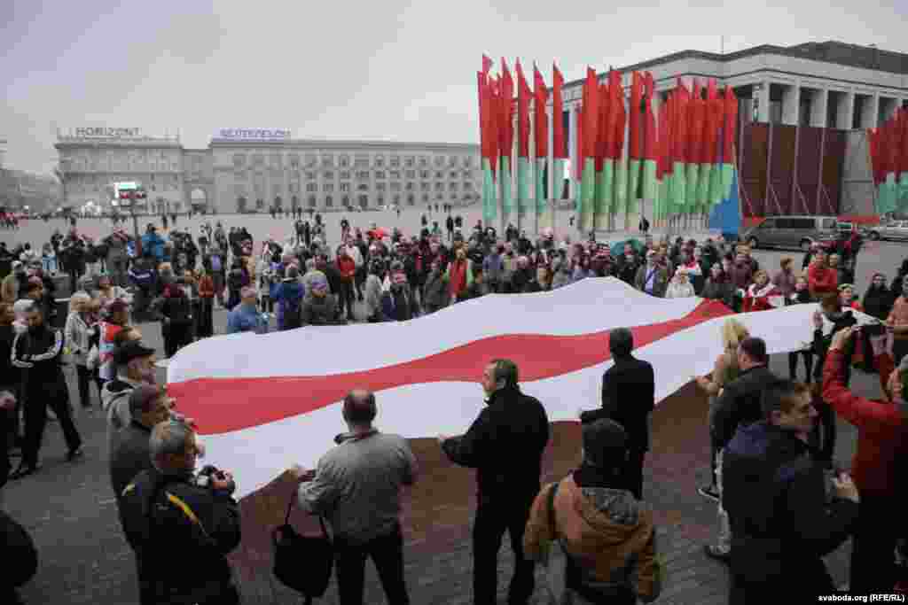 Ресейдің ақпараты бойынша, &quot;Батыс-2017&quot; бірлескен әскери жаттығуына 12700-ге жуық адам қатысады. Бұл әскери жаттығу Польша мен Балтық елдерін алаңдатып отыр.