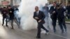Opozicija najavljuje nove proteste, policija traga za Kurtijem
