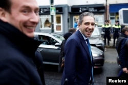 Liderul Fine Gael, Simon Harris, este premier din aprilie. Campania lui a mizat pe tinerețe și personalitate.