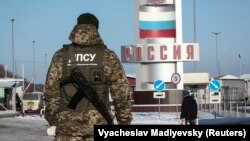 Ruske vlasti takođe su tvrdile da su ukrajinske oružane snage otvorile vatru na granični prelaz. (Arfivska fotografija)