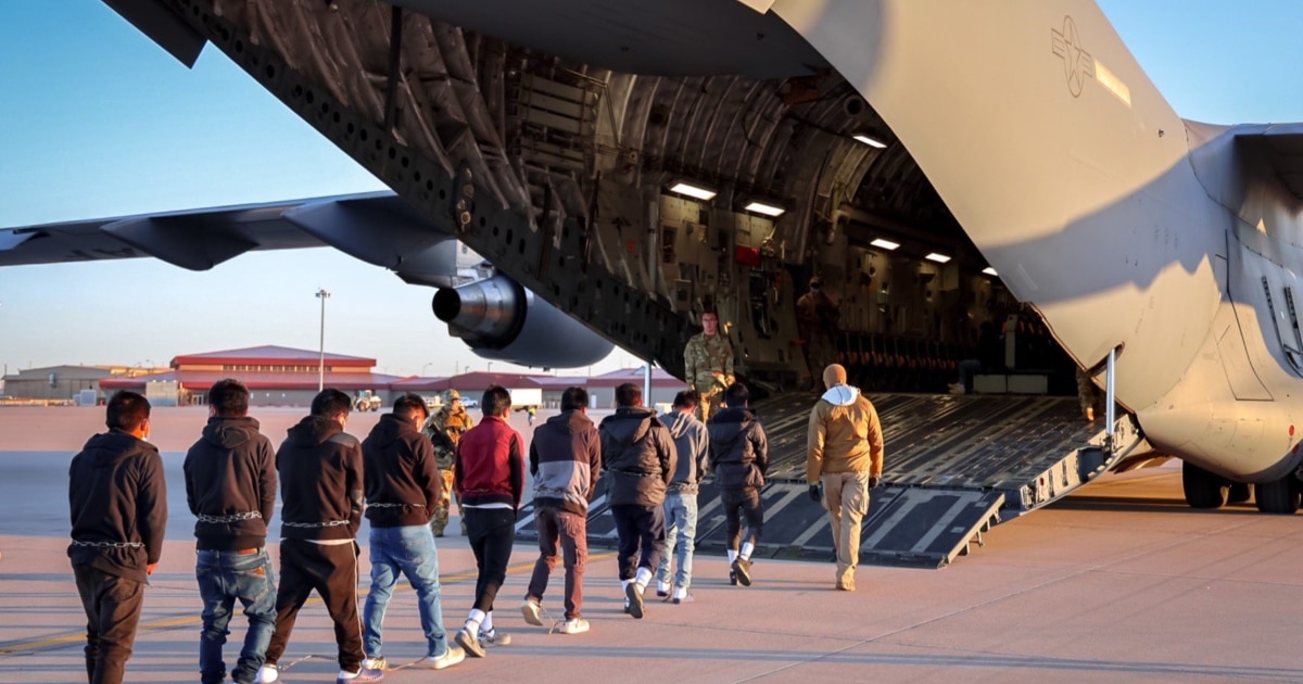 Second Group Of Iranian Nationals Deported From US Due To Arrive In Tehran