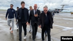 I dërguari presidencial rus, Kirill Dmitriev (në qendër të fotografisë) së bashku me përfaqësuesit e posaçëm amerikan, Jared Kushner dhe Steve Witkoff, në Moskë më 5 shtator. 