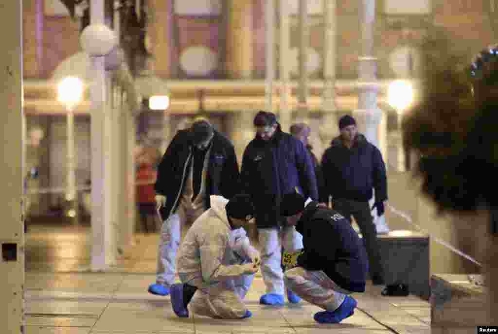 Hrvatska - Policija na mjestu eksplozije u centru Zagreba, 23. januar 2013. Foto: REUTERS / Antonio Bronić 