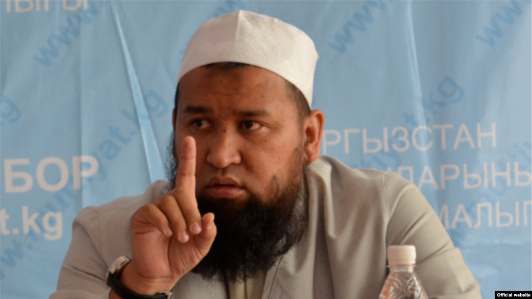 Kyrgyzstan's acting grand mufti, Maksat Hajji Toktomushev (file photo)