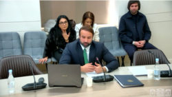 «Ժողովուրդ» օրաթերթի լրագրողներին ուժով դուրս բերեցին Ազգային ժողովից