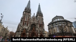 Миколаївський костел зазнав ушкоджень унаслідок атаки РФ на Київ, 20 грудня 2024 року