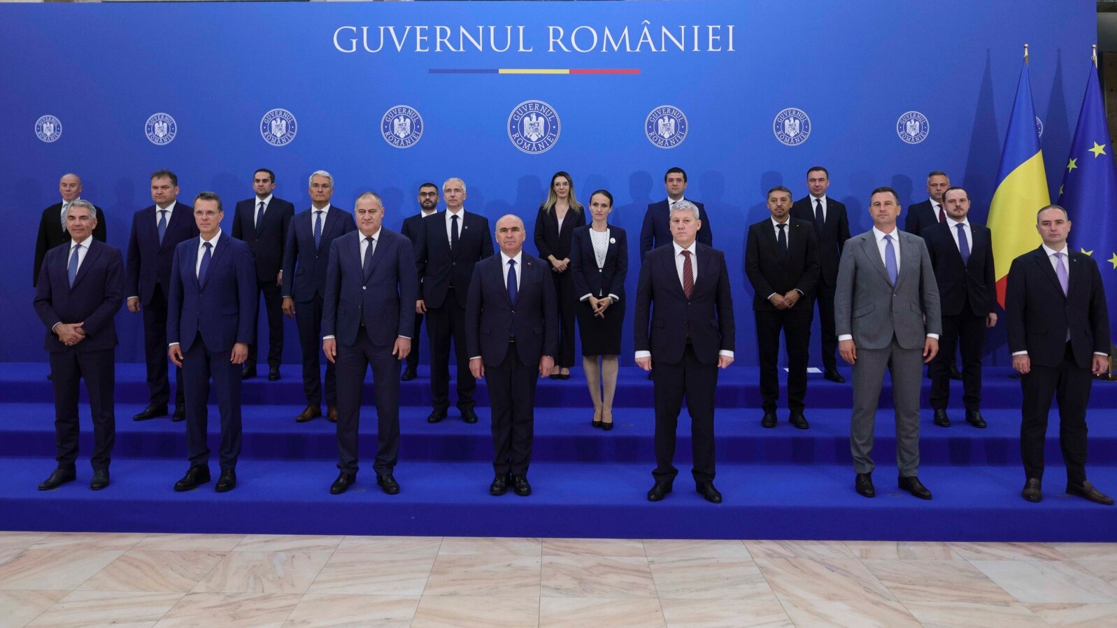 Noul Guvern al României a fost învestit oficial luni, 23 iunie. 