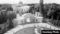 عکسی قدیمی از کاخ مرمر در تهران