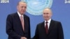 Президент Росії Володимир Путін (праворуч) і президент Туреччини Реджеп Ердоган під час зустрічі в Казахстані, 2024 року