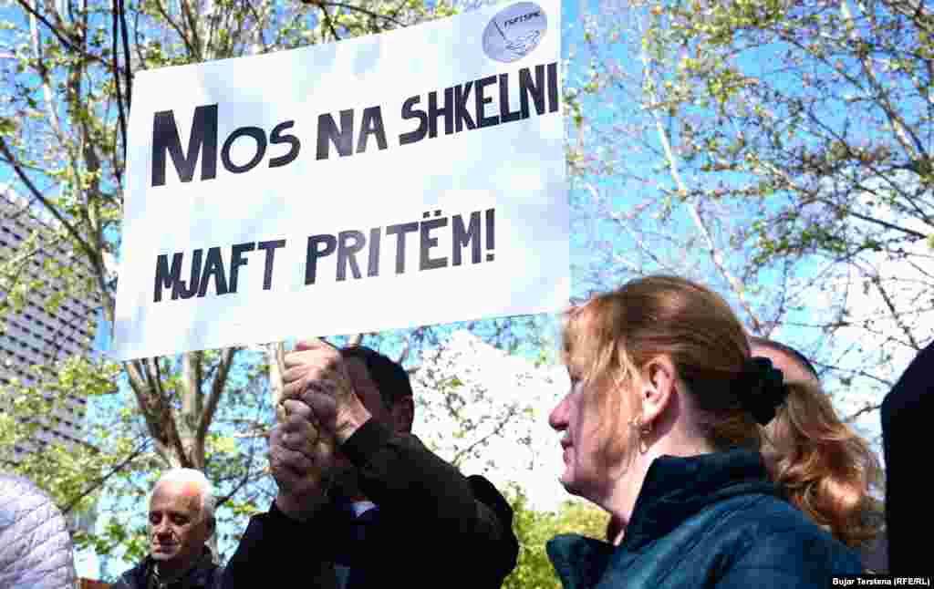 Sindikati radnika kontinuirano se žale na uslove rada i na kršenje njihovih radnih prava.