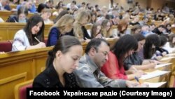 Українці пишуть диктант національної єдності