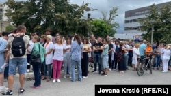 Deo okupljenih na protestu u Novom Sadu, 22. avgusta 2025.