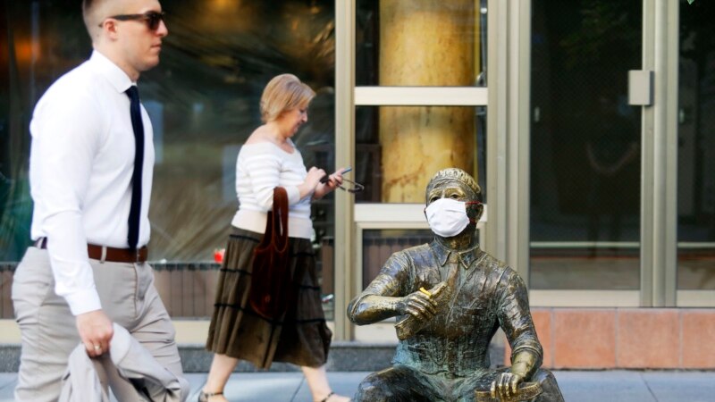 За 24 часа во Македонија 737 пријави за неносење заштитна маска за лице