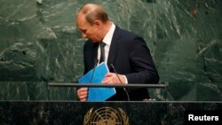 Президент Росії Володимир Путін на трибуні Генасамблеї ООН, Нью-Йорк, 28 вересня 2015 року