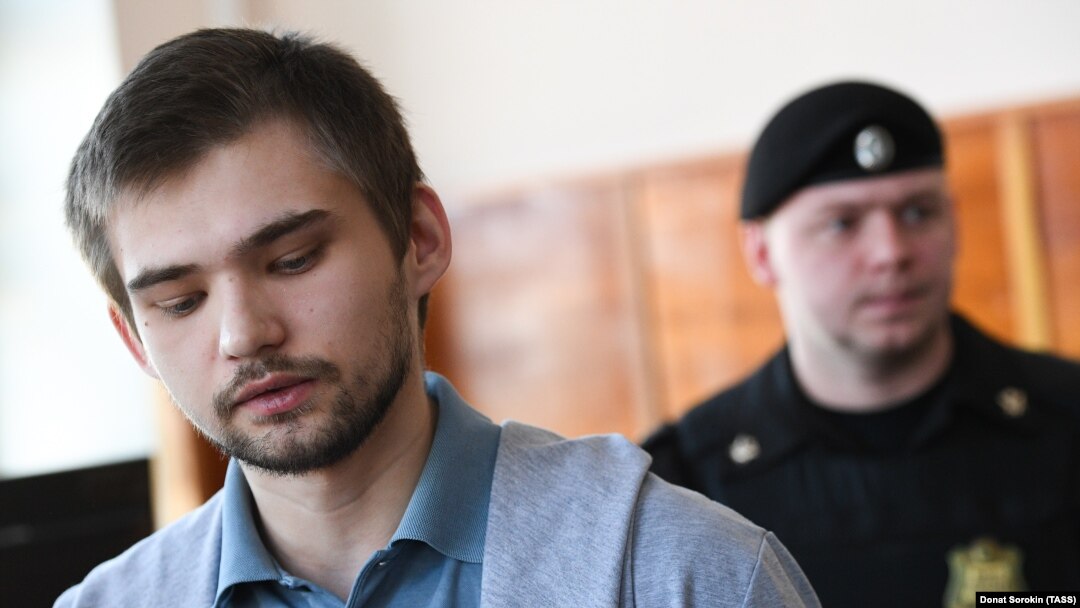 Блогер Руслан Соколовский в суде