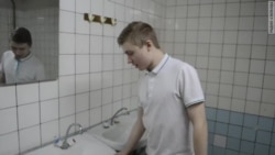 Клопы и тараканы в общежитиях главного вуза России (видео)