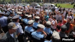 Armenia - Youth activists demonstrate against bus fare hikes in front of the Municipality of Yerevan, 23Jul2013.