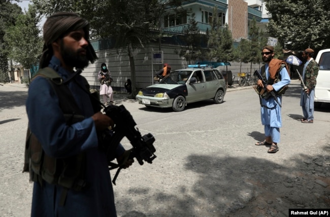 Talibanski borci na kontrolom punktu u Kabulu