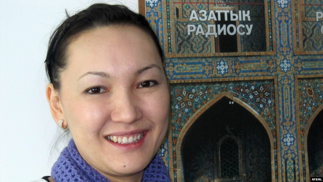 Назгүл Аманова-Снеквик айым "Азаттык үналгысынын" Прагадагы баш кеңсесинде. 2010-жылдын январы (үчтүн айы).