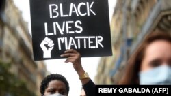 Третій тиждень протестів проти расизму та поліцейського свавілля в США та у світі – фотогалерея