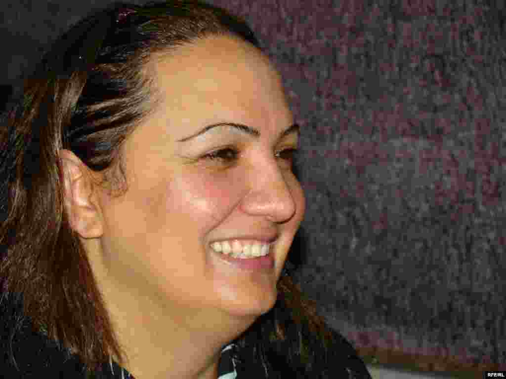 Afghanistan -- Shokria Barakzai member of Afghan parliament being interviewed by RFE/RL, Kabul, 29Sep2009 - Kabul.Afghanistan -- Shokria Barakzai member of Afghan parliament during an interview with Azadi Radio, 29September2009 