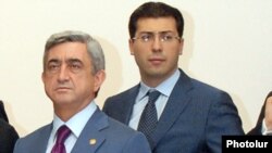 Armenia - President Serzh Sarkisian (L) and his son-in-law Mikael Minasian during a joint public appearance in Yerevan, 7Nov2009.