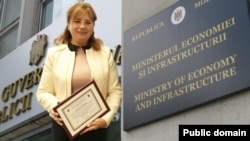 Viorica Bejan, șefa Serviciului de metrologie de la Ministerul Dezvoltării Economice și Digitalizării, a fost premiată în 2020 pentru activitatea din instituție. Ea este investigată acum de minister pentru cumulul de funcții în întreprinderi/companii de stat. 