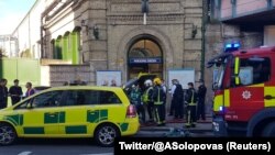 Екстрені служби на вході до станції лондонського метро Parsons Green, 15 вересня 2017 року