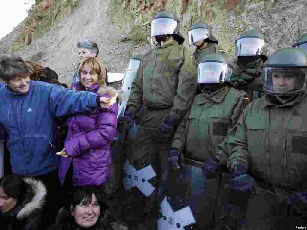 Selo Jagnjenica, 20.10.2011. Foto: Reuters / Marko Đurica 