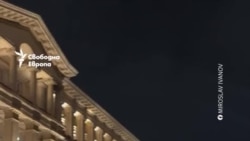 Масово недоволство и полицаи с лютиви спрейове. Няколко напрегнати момента от протеста