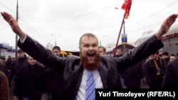 Один из лидеров движения "Русские" Дмитрий Демушкин на "Русском марше", 2010 г. 