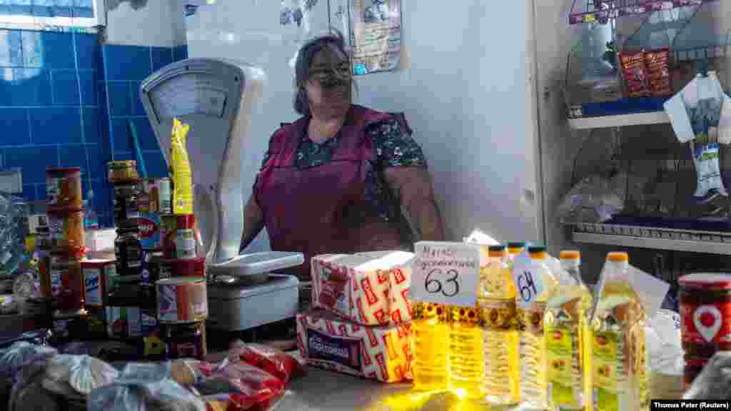 Žena prekrivena čađom nakon što je ruski dron eksplodirao nekoliko minuta ranije iznad krova njene radnje u Kramatorsku, Ukrajina, 10. septembar 2025.