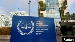 Լուսանկարում՝ Միջազգային քրեական դատարանի ցուցանակը