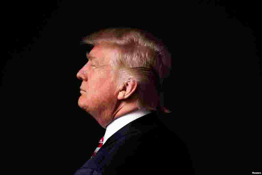 Republican U.S. presidential candidate Donald Trump poses for a photo after an interview with Reuters in his office in Trump Tower in New York City. (Reuters/Lucas Jackson)