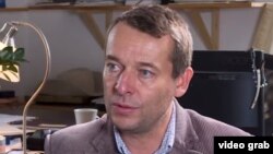 შიმონ პანეკი