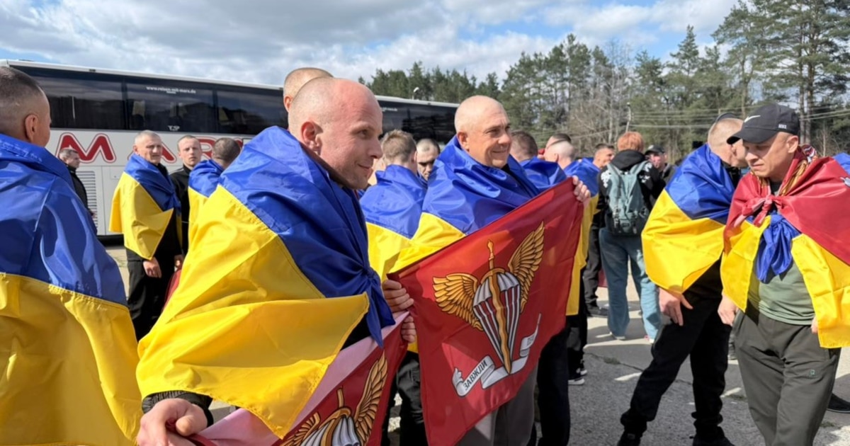 Звільнені українські військові: більшість утримувалися у Чечні