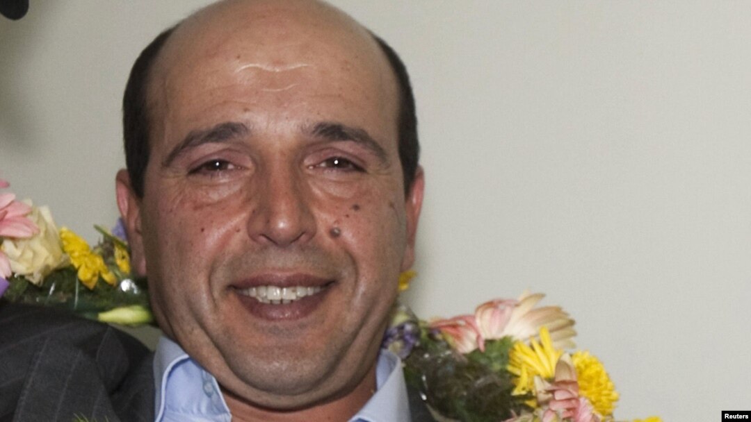 علی وکیلی راد روز سه شنبه پس از ۱۹ سال زندان به ایران بازگشت و به گمانه زنی ها در باره توافق پشت پرده تهران و پاریس برای آزادی دامن زد.