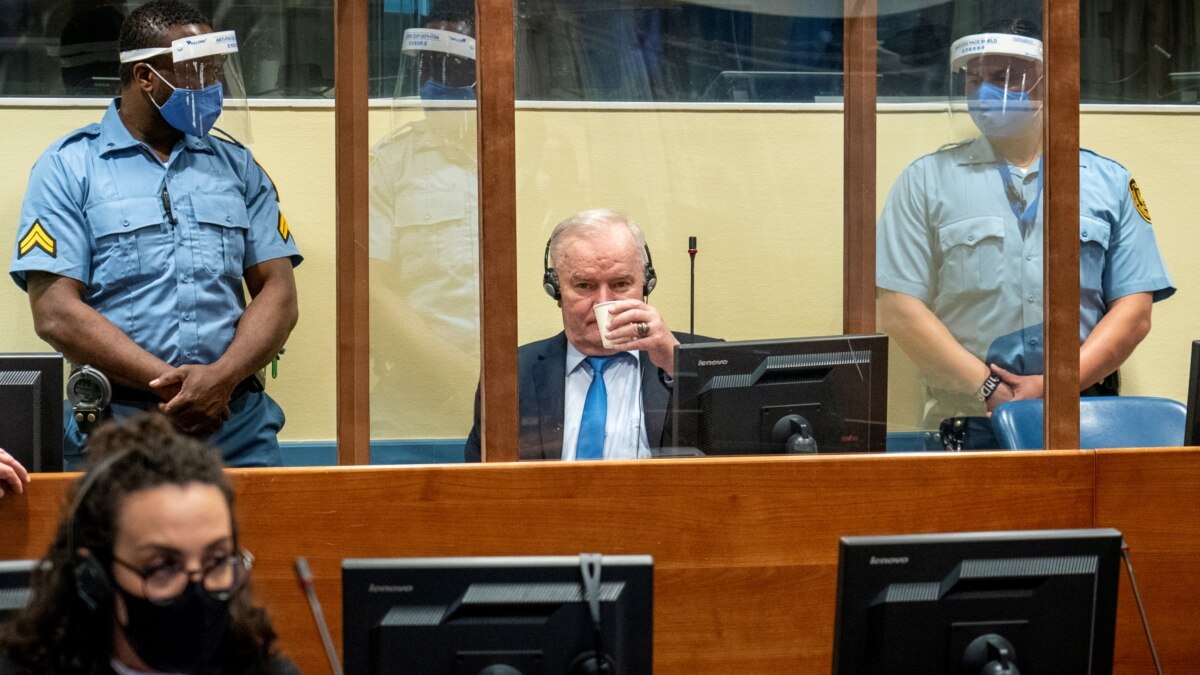 Ворота арестантов гаага. Ратко младич 2021. Сербы в гааге. Ратко младич 2021. Югославский трибунал.