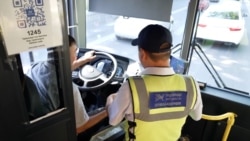 В автобусах Бишкека хотят запретить оплату проезда наличными 