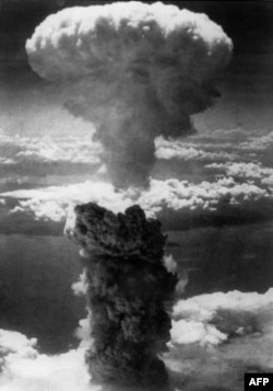 Explozia bombei americane „Fat Man" la Nagasaki, Japonia, la 9 august 1945.